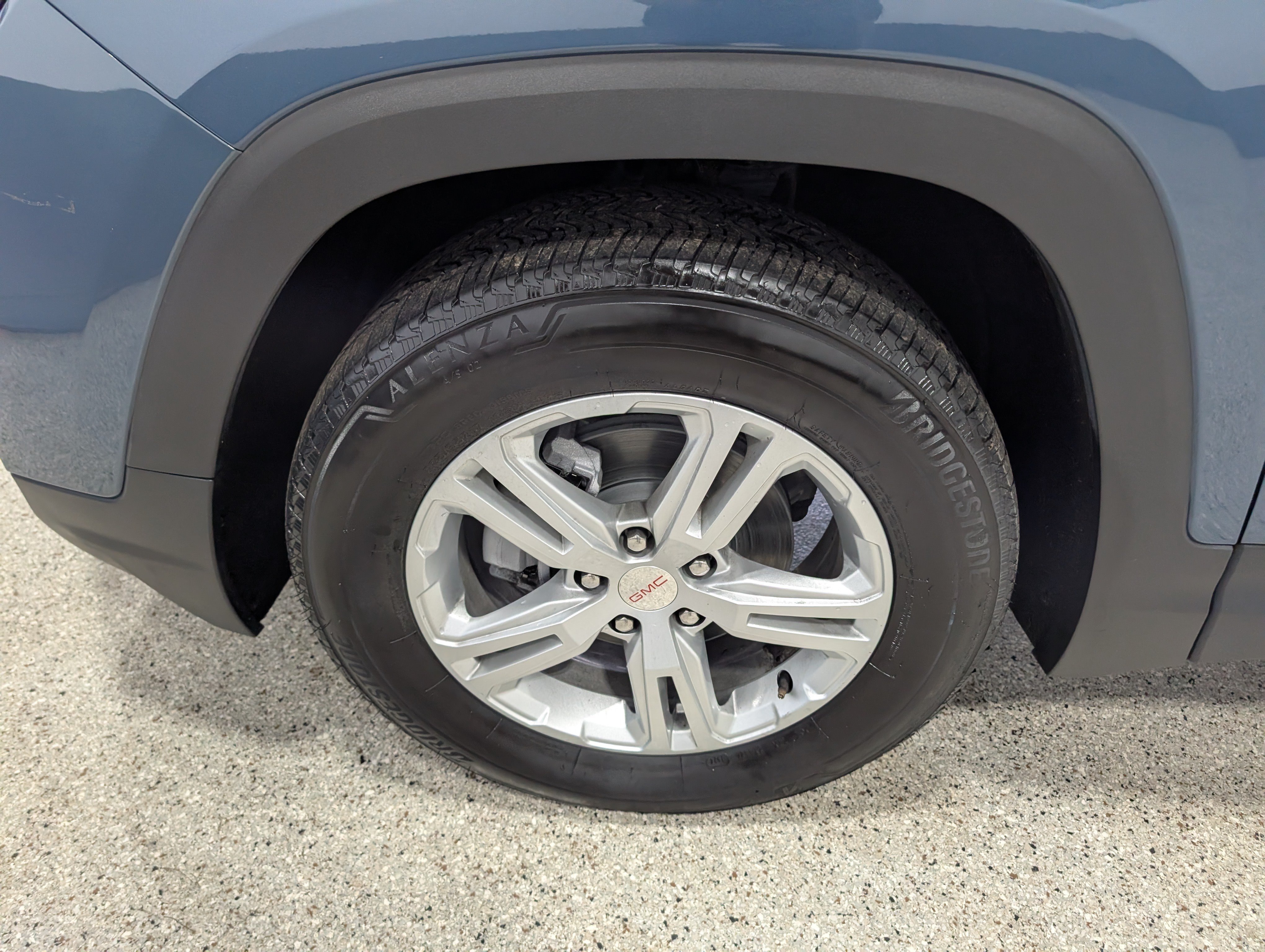 Used 2024 GMC Terrain SLE w/ Driver Convenience Package AWD/4WD image 9