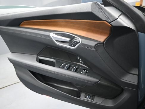 Used 2022 Audi e-tron GT Premium Plus image 23