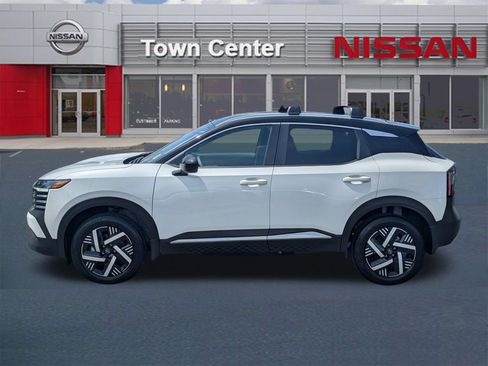 Certified 2026 Nissan Kicks SV w/ Cold Weather Package FWD image 4