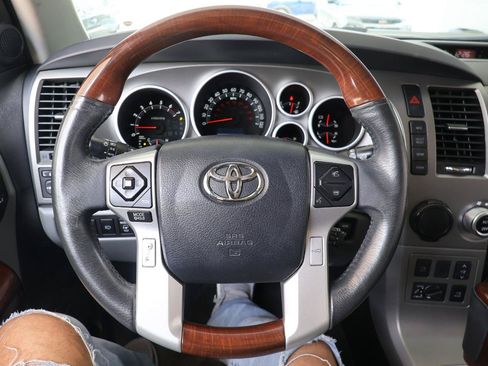 Used 2016 Toyota Sequoia Platinum RWD image 26
