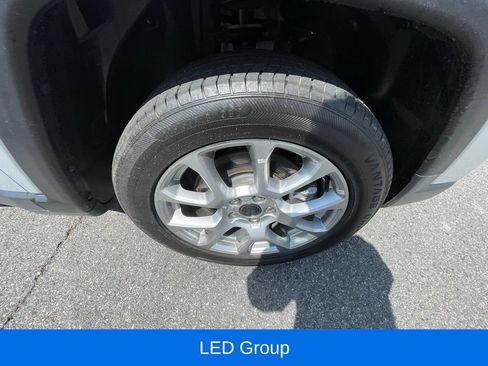 Certified 2025 Jeep Compass Limited AWD/4WD image 12
