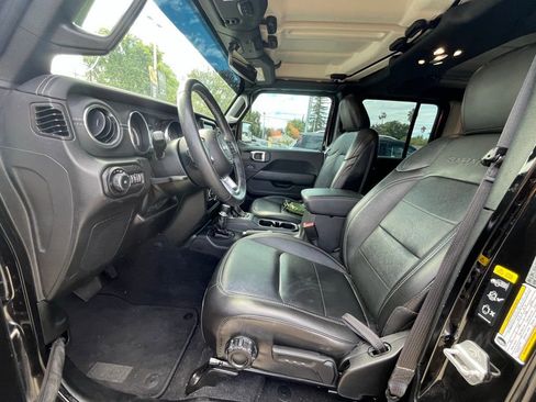 Used 2022 Jeep Wrangler Unlimited Sahara w/ Cold Weather Group image 8