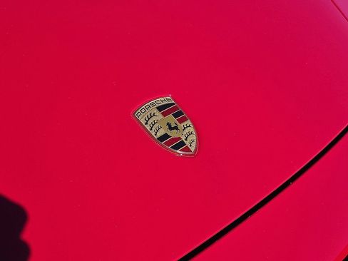 Used 2023 Porsche 911 Carrera 4 w/ Premium Package image 12