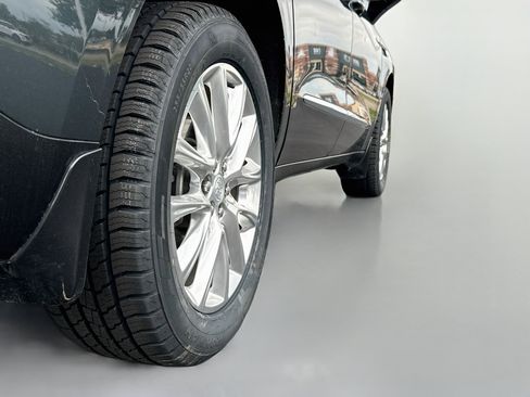 Used 2020 Buick Enclave Premium w/ Sun and Sites Package AWD/4WD image 9