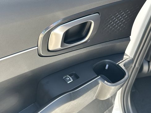 New 2026 Kia Sorento LX FWD image 12