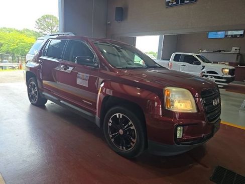 Used 2017 GMC Terrain SLE w/ Technology Package AWD/4WD image 4