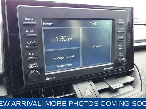 Used 2021 Toyota RAV4 LE image 18