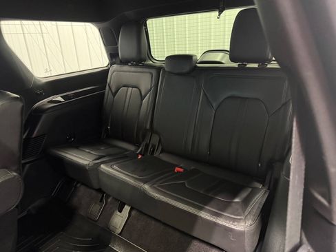 Used 2021 Ford Expedition Limited AWD/4WD image 12