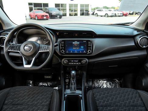 Used 2021 Nissan Kicks SV image 14