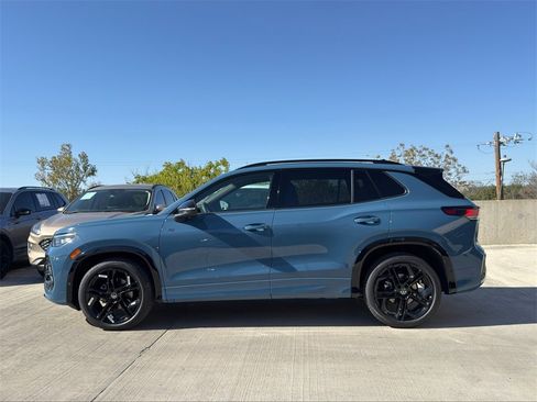 New 2026 Volkswagen Tiguan SE R-Line image 3