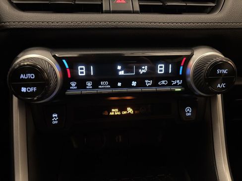 Used 2025 Toyota RAV4 XLE AWD/4WD image 21