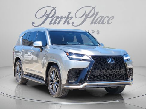 Used 2026 Lexus LX 600 F Sport w/ Accessory Package (Z1) AWD/4WD image 5