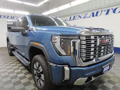 Used 2024 GMC Sierra 3500 Denali w/ Denali Reserve Package image 3