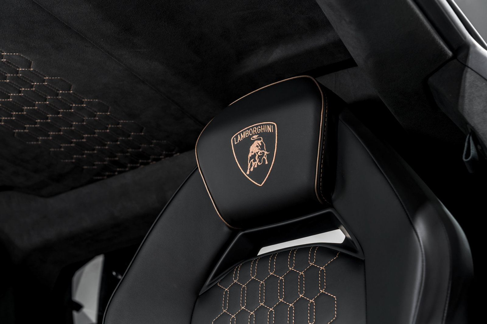 Used 2024 Lamborghini Revuelto AWD/4WD image 20