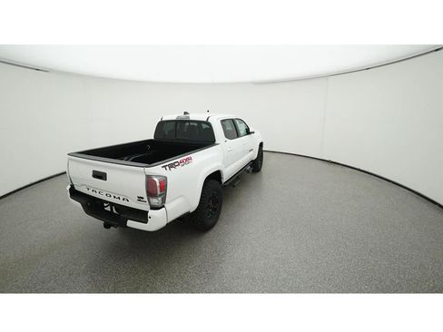 Used 2022 Toyota Tacoma TRD Sport w/ Technology Package AWD/4WD image 10
