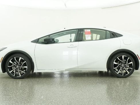 New 2026 Toyota Prius Plug-In Hybrid image 10