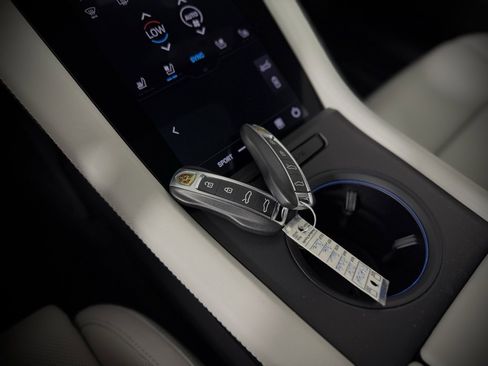 New 2024 Porsche Taycan image 28