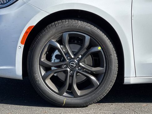 New 2026 Chrysler Pacifica Select image 25