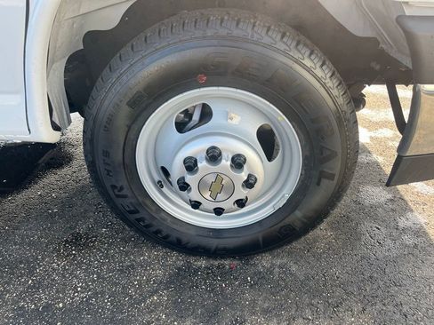 New 2026 Chevrolet Express 3500 Work Van w/ Power Convenience Package image 20