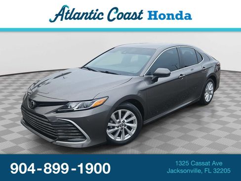 Used 2023 Toyota Camry LE image 1