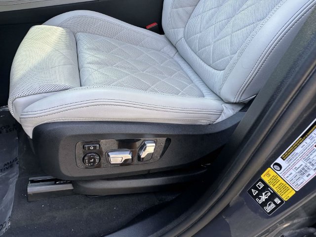 Used 2024 BMW X5 M60i w/ Climate Comfort Package AWD/4WD image 25