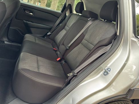 Used 2025 Nissan Rogue SV FWD image 38