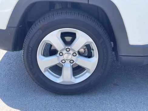 Used 2020 Jeep Compass Latitude FWD image 27