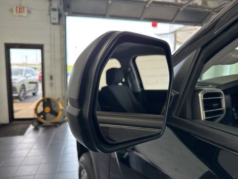 Used 2022 Toyota Tundra SR5 AWD/4WD image 13