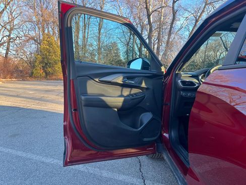 Used 2023 Chevrolet TrailBlazer RS image 18