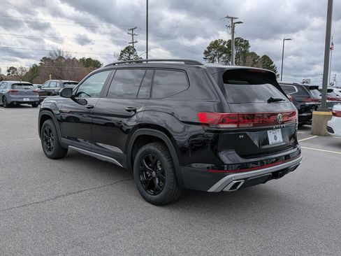 New 2026 Volkswagen Atlas Peak Edition image 5