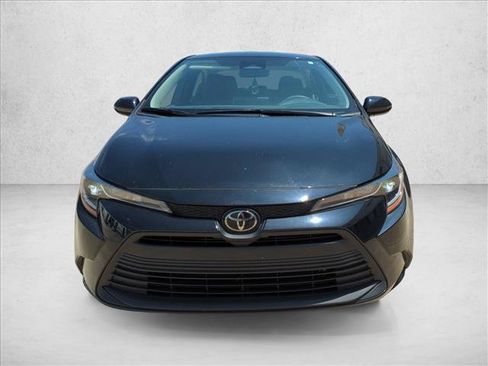Used 2024 Toyota Corolla LE FWD image 2