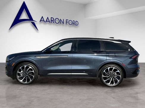 Used 2024 Lincoln Nautilus Black Label AWD/4WD image 3