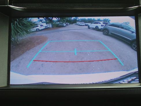 Used 2018 Toyota RAV4 LE FWD image 44