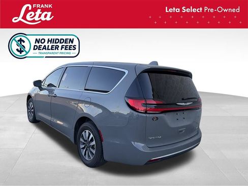 Used 2022 Chrysler Pacifica Touring-L FWD image 4