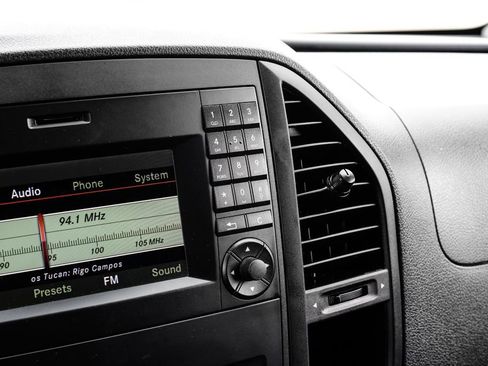 Used 2017 Mercedes-Benz Metris Passenger w/ Driver Efficiency Package image 19