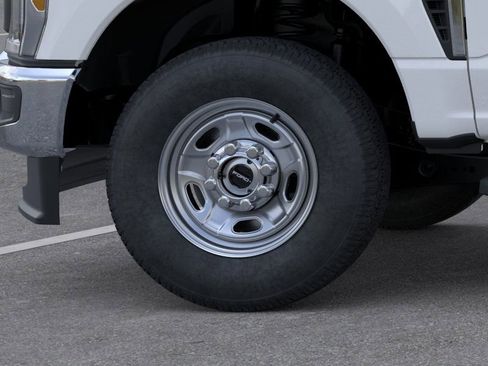 New 2026 Ford F250 XL w/ XL Chrome Package image 19