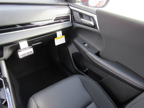 New 2026 Mitsubishi Outlander ES FWD image 18