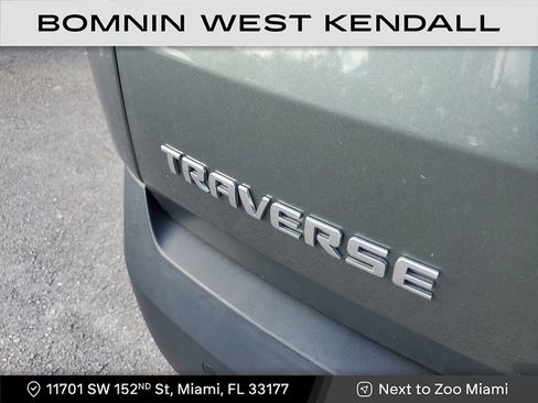 Used 2022 Chevrolet Traverse LT image 9