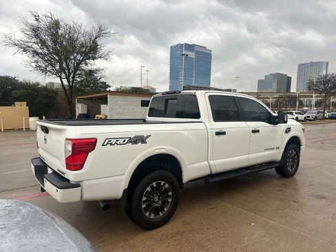 Used 2019 Nissan Titan PRO-4X w/ Pro-4x Convenience Package image 3