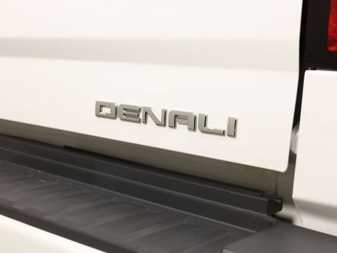Used 2019 GMC Sierra 2500 Denali w/ Duramax Plus Package AWD/4WD image 16