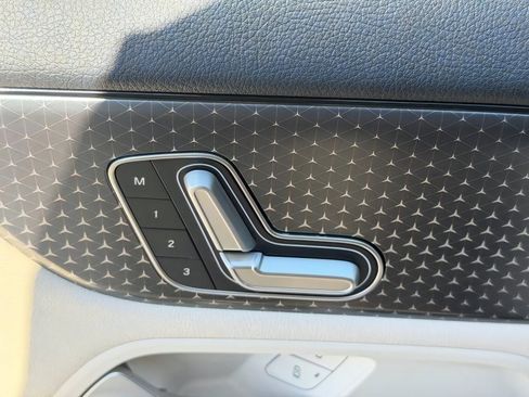 Used 2025 Mercedes-Benz GLA 250 4MATIC image 18