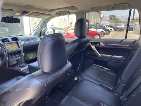 Used 2011 Lexus GX 460 image 18
