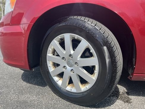 Used 2014 Chrysler Town & Country Touring image 13