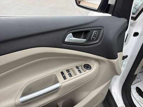 Used 2017 Ford C-MAX Energi Titanium w/ Equipment Group 501A image 14