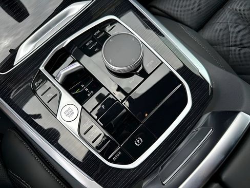 New 2026 BMW X5 sDrive40i w/ M Sport Package RWD image 18