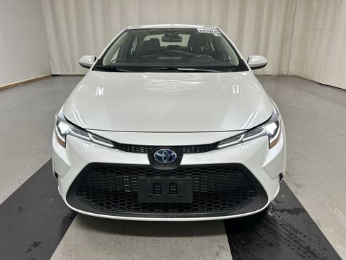 Used 2022 Toyota Corolla LE FWD image 3