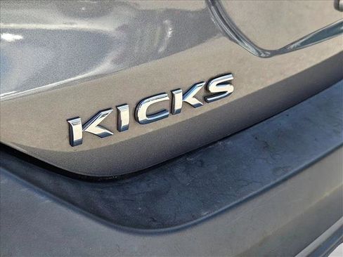 Used 2020 Nissan Kicks SV FWD image 8
