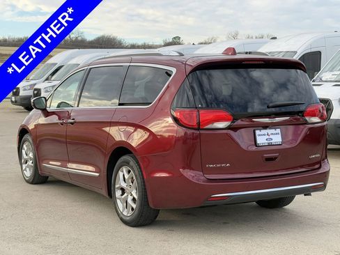 Used 2020 Chrysler Pacifica Limited image 6