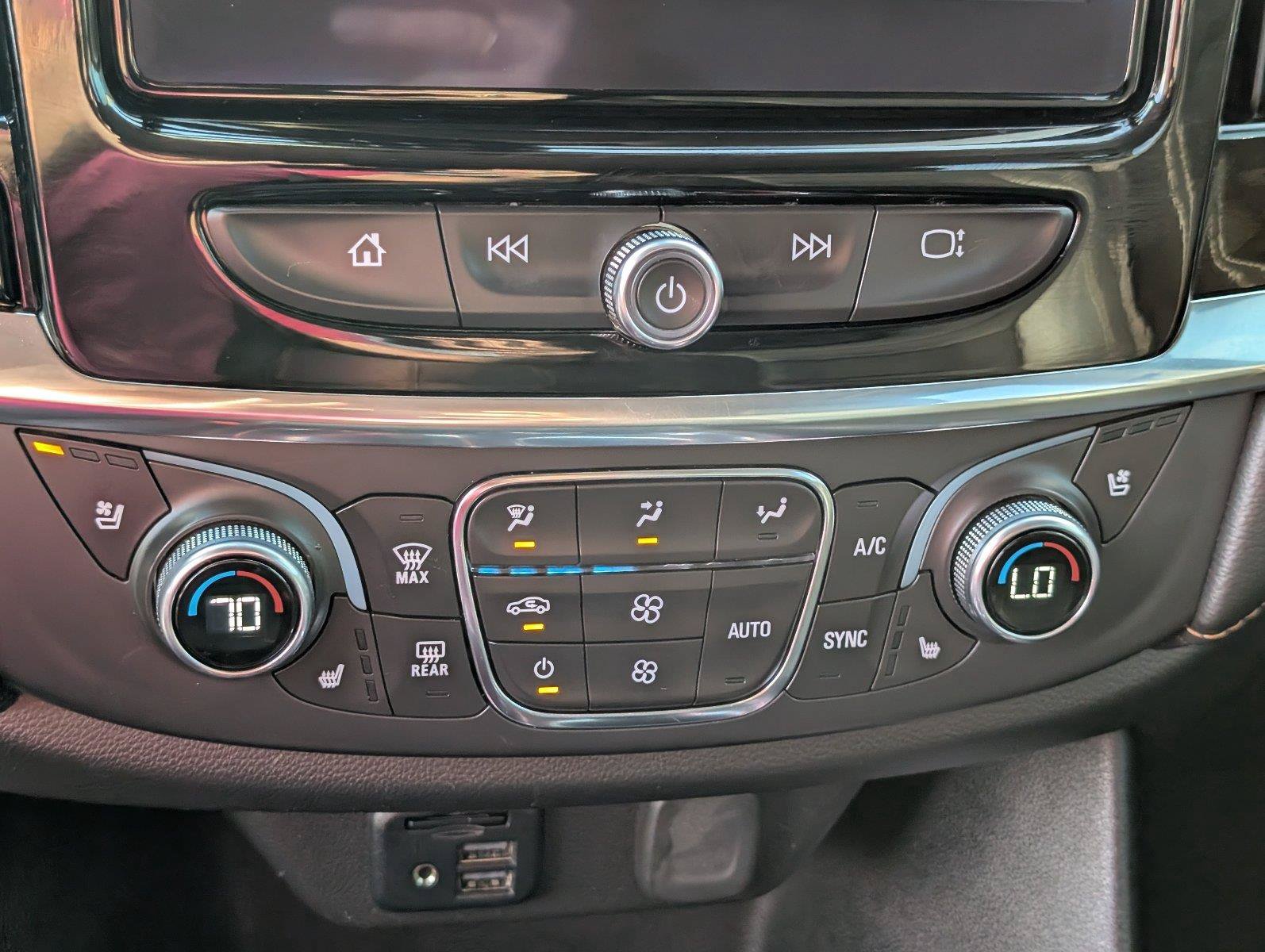 Used 2021 Chevrolet Traverse Premier w/ Redline Edition FWD image 24