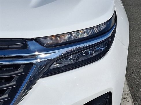 Used 2022 Chevrolet Equinox LS image 9